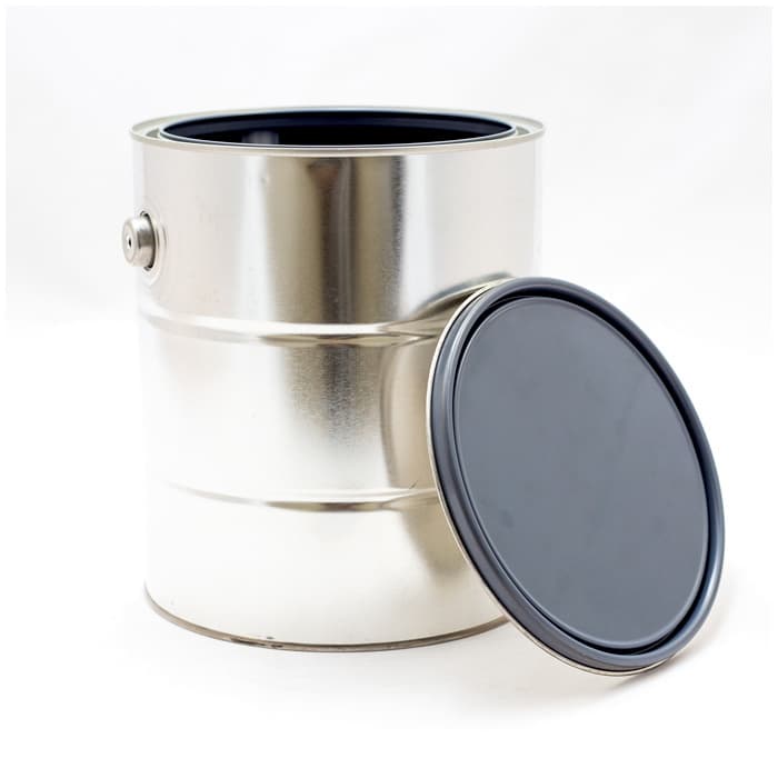 Unlabeled 1 gallon can with a lid to store and transport paint.