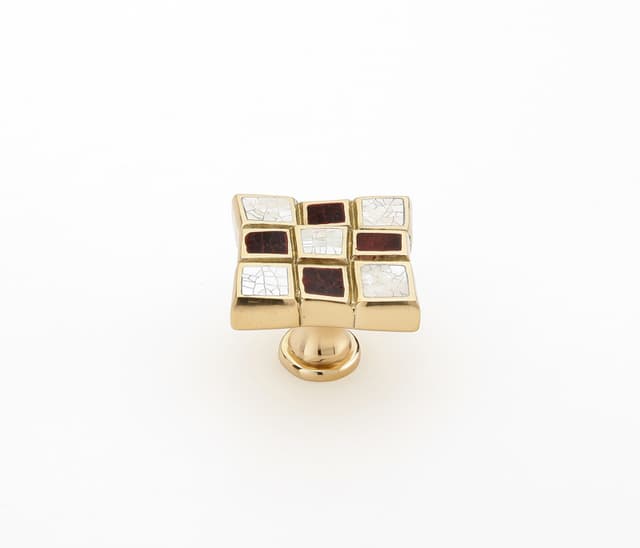 Schaub Avalon Bay Knob, 1-3/8", Red & White Mother of Pearl/ Polished Brass - 658-R-PB