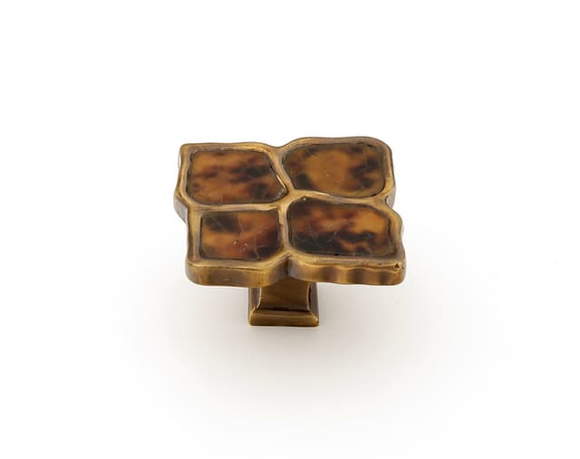 Schaub Tiger Penshell Knob, 1-1/2" x 1-1/4", Estate Dover - 664-PEN-ED