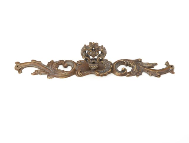 Schaub French Court Knob with Backplate, 7-3/8", Monticello Brass - 817-MBR